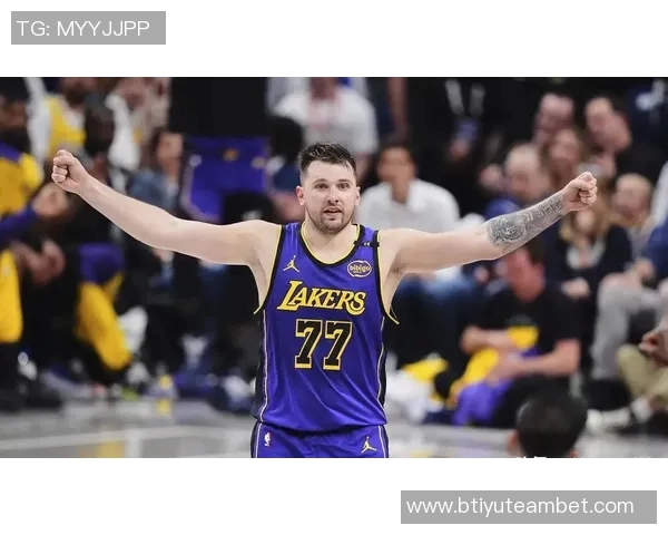 中距离命中率排行榜揭晓莺歌领衔东契奇紧随其后布克杜兰特SGA表现不俗